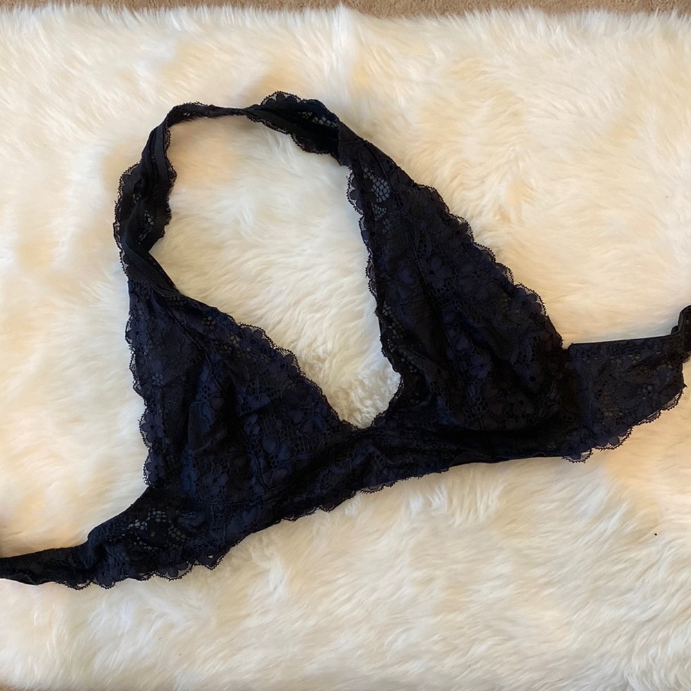 FREE PEOPLE LACE BRALETTE SIZE MEDIUM